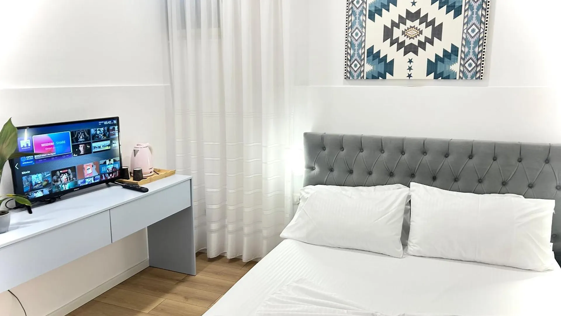 Tirana Square Hotel 3*,  Albania